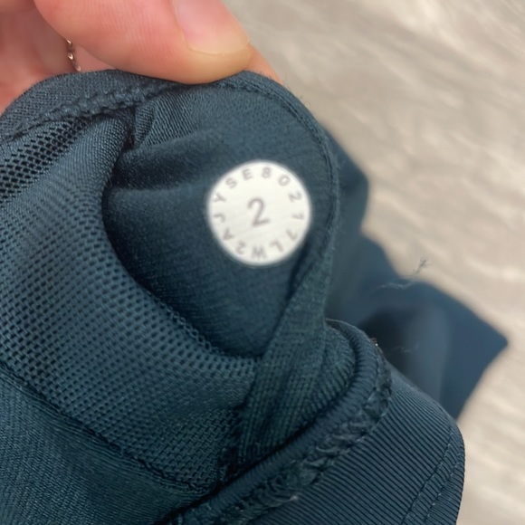 Lulu Lemon Sports Bra Size 2 - Picture 4 of 4